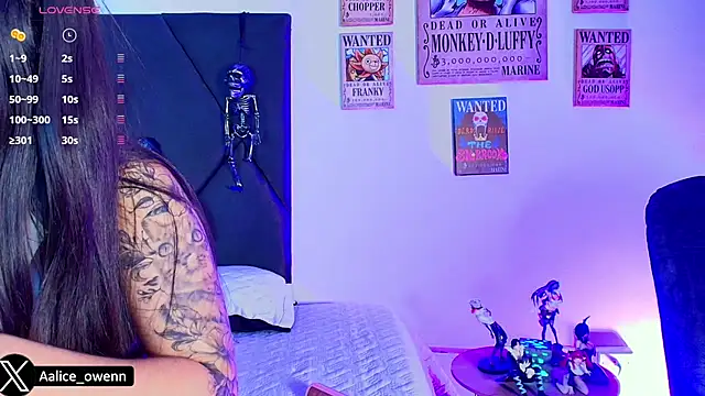 Aliceowenn online show from October 18, 2025, 9:04 pm