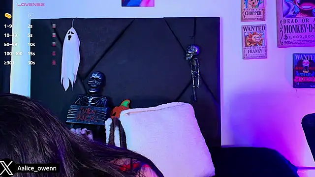 Aliceowenn online show from October 26, 2025, 9:42 pm