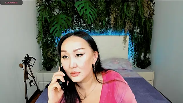 Julianna Jami online show from November 9, 2025, 2:59 pm