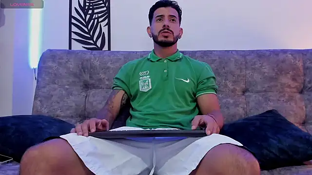 Snapshot of Bruno_Mattos chatting on January 29, 2025, 11:35 pm Bruno Mattos online show from January 29, 2025, 11:35 pm