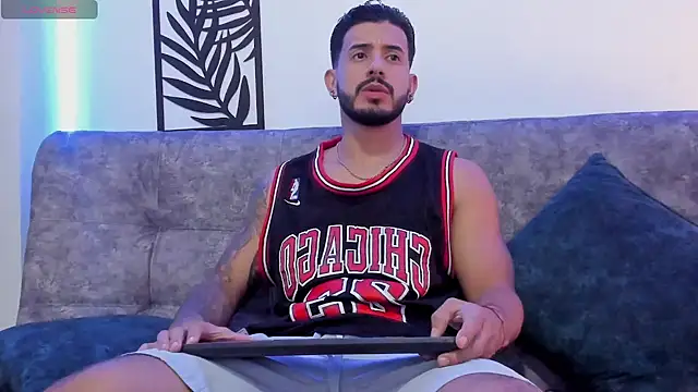 Snapshot of Bruno_Mattos chatting on March 5, 2025, 10:32 pm Bruno Mattos online show from March 5, 2025, 10:32 pm