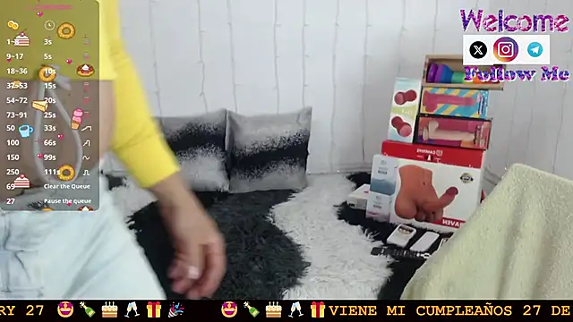 SofiaMadisson online show from January 21, 2025, 1:22 pm