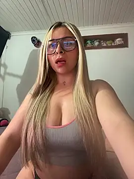 CristalGmez online show from October 23, 2025, 3:06 am