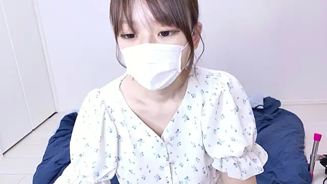 hi---chan- online show from April 27, 2026, 8:07 pm