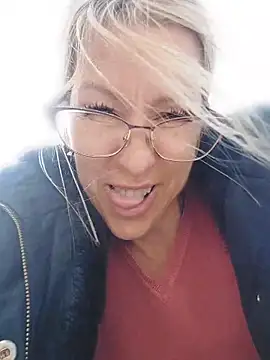 Snapshot of blondyruby chatting on March 1, 2026, 11:45 am blondyruby online show from March 1, 2026, 11:45 am