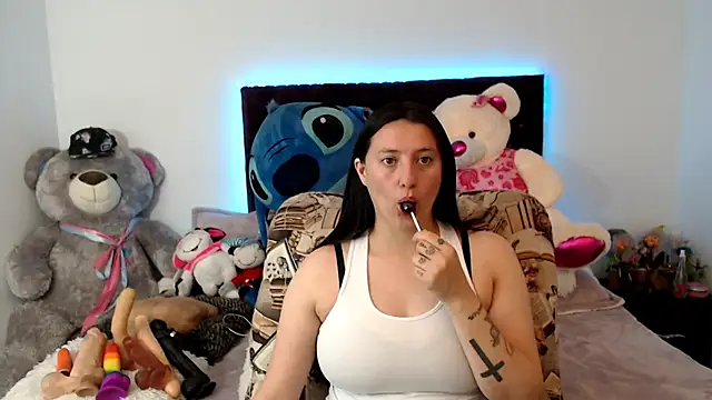 Lorenahot 06 online show from November 11, 2025, 6:41 pm