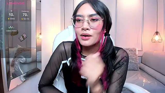 Snapshot of AzuraKindong chatting on December 28, 2024, 1:18 am AzuraKindong online show from December 28, 2024, 1:18 am
