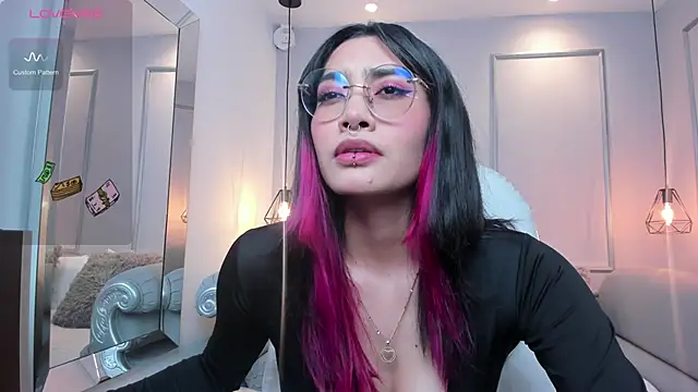 Snapshot of AzuraKindong chatting on January 14, 2025, 7:43 pm AzuraKindong online show from January 14, 2025, 7:43 pm