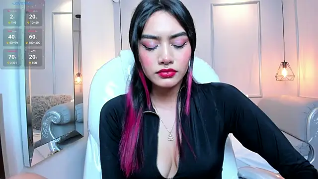 Snapshot of AzuraKindong chatting on February 8, 2025, 9:25 pm AzuraKindong online show from February 8, 2025, 9:25 pm