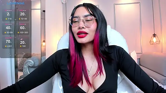 Snapshot of AzuraKindong chatting on February 13, 2025, 1:19 am AzuraKindong online show from February 13, 2025, 1:19 am