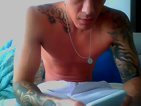 Snapshot of Skater29xx2 chatting on January 20, 2025, 5:48 pm Skater29xx2 online show from January 20, 2025, 5:48 pm