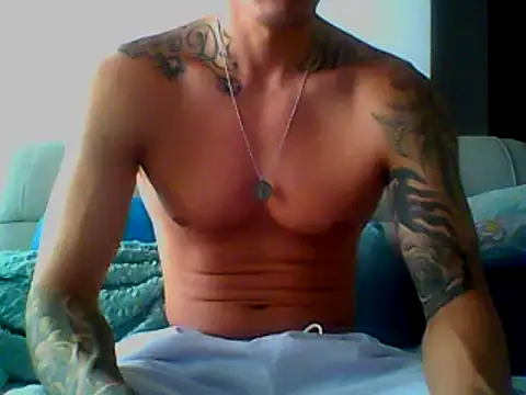 Snapshot of Skater29xx2 chatting on February 6, 2025, 3:20 pm Skater29xx2 online show from February 6, 2025, 3:20 pm