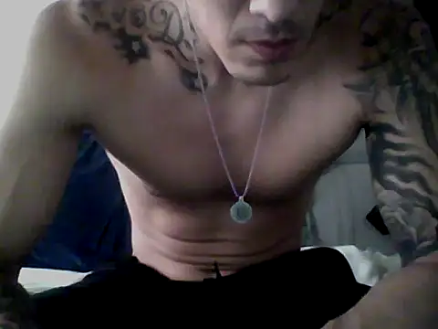 Snapshot of Skater29xx2 chatting on February 12, 2025, 9:43 pm Skater29xx2 online show from February 12, 2025, 9:43 pm