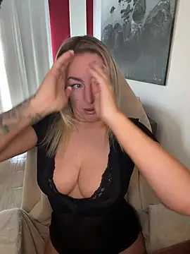 Snapshot of ChristyAdair chatting on March 4, 2025, 9:40 am ChristyAdair online show from March 4, 2025, 9:40 am