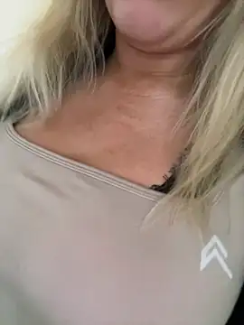 Snapshot of ChristyAdair chatting on March 16, 2025, 10:33 am ChristyAdair online show from March 16, 2025, 10:33 am