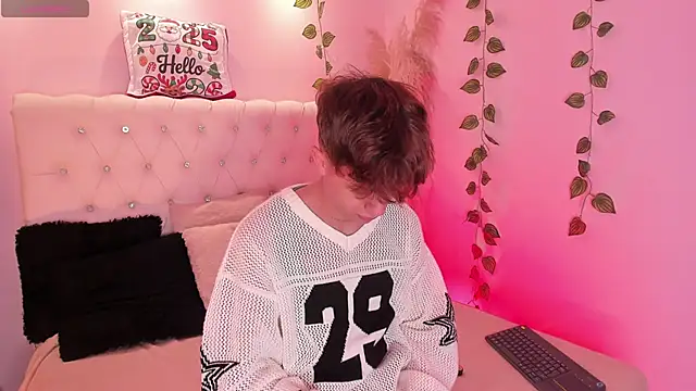 Tomy Rox online show from December 23, 2025, 4:43 am