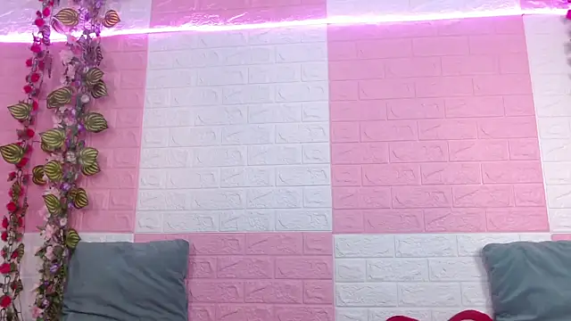 Snapshot of AnyaFloyd69 chatting on January 19, 2025, 11:43 pm AnyaFloyd69 online show from January 19, 2025, 11:43 pm