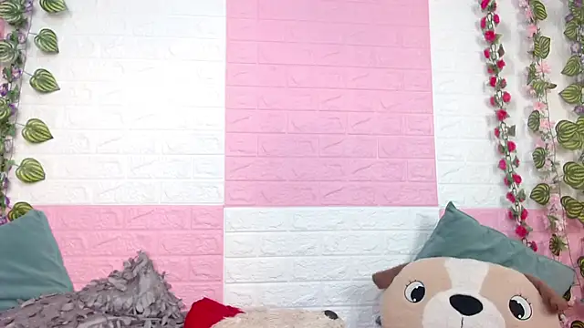 Snapshot of AnyaFloyd69 chatting on February 27, 2025, 9:36 pm AnyaFloyd69 online show from February 27, 2025, 9:36 pm