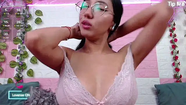 Snapshot of AnyaFloyd69 chatting on March 7, 2025, 11:49 pm AnyaFloyd69 online show from March 7, 2025, 11:49 pm