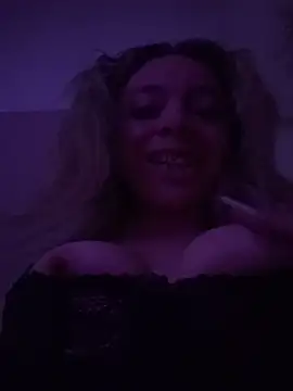 Snapshot of greedybratt chatting on February 23, 2025, 1:13 am greedybratt online show from February 23, 2025, 1:13 am