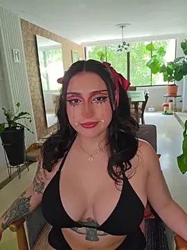 freya bella  online show from May 15, 2026, 6:37 pm