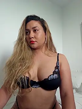 Snapshot of Lufer_doll chatting on February 18, 2026, 3:52 pm Lufer doll online show from February 18, 2026, 3:52 pm