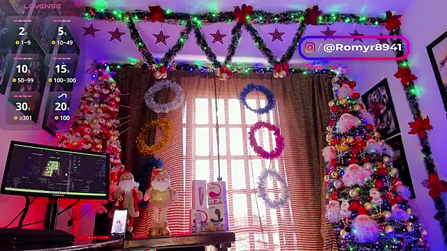 Snapshot of Romynahotx chatting on December 10, 2024, 7:54 pm Romynahotx online show from December 10, 2024, 7:54 pm