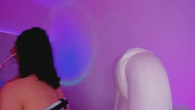 MiissCharlotte online show from November 7, 2025, 2:44 am