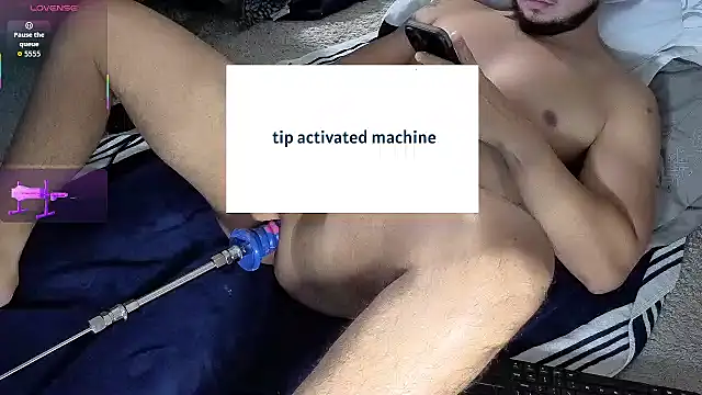 Snapshot of berriess_ chatting on March 11, 2026, 12:00 pm berriess online show from March 11, 2026, 12:00 pm