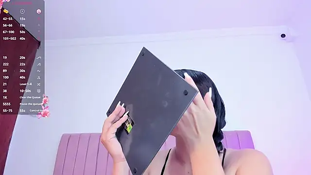 Snapshot of Arii_Vga chatting on February 2, 2026, 10:19 pm Arii Vga online show from February 2, 2026, 10:19 pm