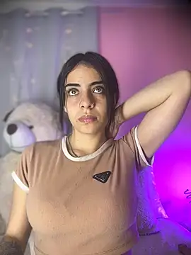 Snapshot of hannacruzsj chatting on December 18, 2025, 4:24 pm hannacruzsj online show from December 18, 2025, 4:24 pm