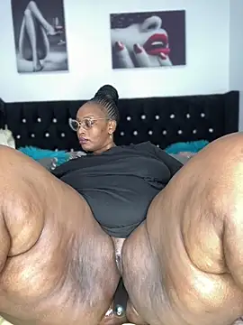 MsWhiteChocolatte online show from March 11, 2026, 5:30 pm