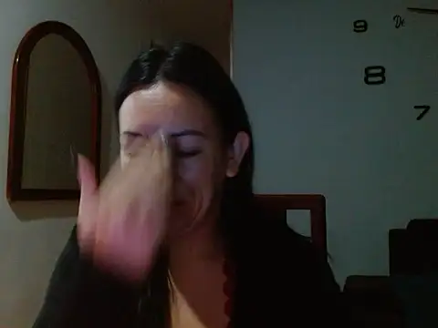 Snapshot of Laura_martin_ chatting on February 1, 2025, 8:50 am Laura martin online show from February 1, 2025, 8:50 am