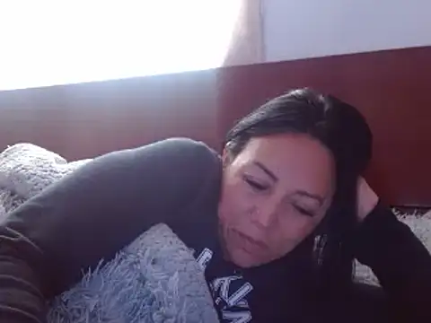 Snapshot of Laura_martin_ chatting on February 15, 2025, 12:33 pm Laura martin online show from February 15, 2025, 12:33 pm
