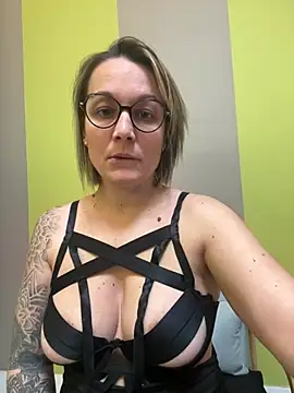 marinella07 online show from February 9, 2025, 8:44 am