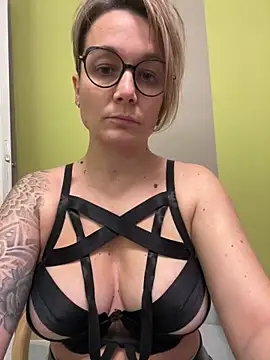 marinella07 online show from February 14, 2025, 9:13 am