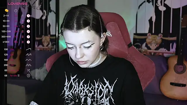 Snapshot of prettybones chatting on December 20, 2024, 12:27 pm prettybones online show from December 20, 2024, 12:27 pm