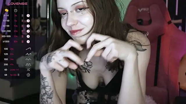 Snapshot of prettybones chatting on December 25, 2024, 3:49 pm prettybones online show from December 25, 2024, 3:49 pm