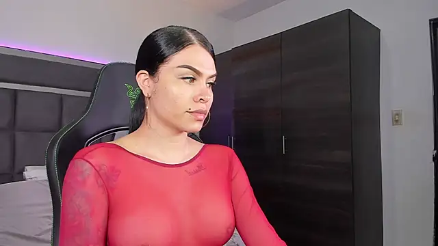 Snapshot of Emmilysantibanez chatting on November 30, 2025, 2:21 pm Emmilysantibanez online show from November 30, 2025, 2:21 pm