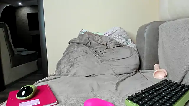 Snapshot of Daddysgirl_777 chatting on March 19, 2026, 7:40 pm Daddysgirl 777 online show from March 19, 2026, 7:40 pm