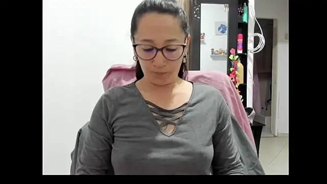 emilypoppy3 online show from March 27, 2026, 9:25 pm