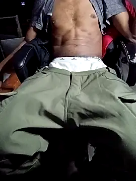 Snapshot of Maastercumm chatting on December 17, 2025, 7:03 am Maastercumm online show from December 17, 2025, 7:03 am