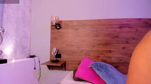 Snapshot of DeboraEvans chatting on February 4, 2026, 7:20 pm DeboraEvans online show from February 4, 2026, 7:20 pm