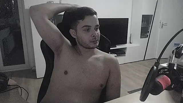 Snapshot of SharkLuigi chatting on January 25, 2025, 11:11 pm SharkLuigi online show from January 25, 2025, 11:11 pm