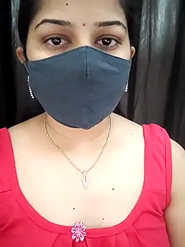 Snapshot of Angleannie chatting on December 21, 2025, 12:18 am Angleannie online show from December 21, 2025, 12:18 am