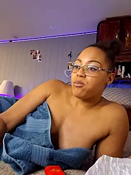 Snapshot of samone9 chatting on December 22, 2024, 3:11 am samone9 online show from December 22, 2024, 3:11 am