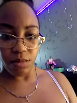 Snapshot of samone9 chatting on February 14, 2025, 5:30 am samone9 online show from February 14, 2025, 5:30 am