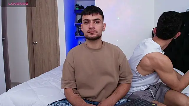 Snapshot of Aron-santoro chatting on February 19, 2026, 5:09 pm Aron-santoro online show from February 19, 2026, 5:09 pm