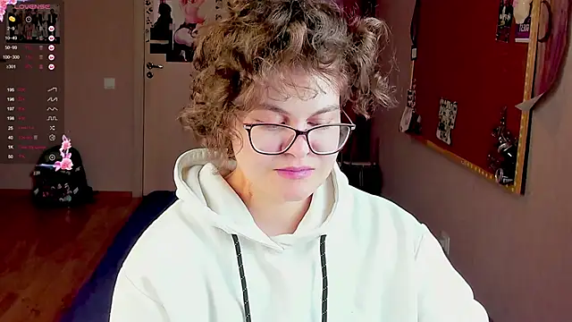 Snapshot of Sashy_Way chatting on December 7, 2024, 6:54 am Sashy Way online show from December 7, 2024, 6:54 am