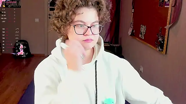 Snapshot of Sashy_Way chatting on December 7, 2024, 11:01 pm Sashy Way online show from December 7, 2024, 11:01 pm